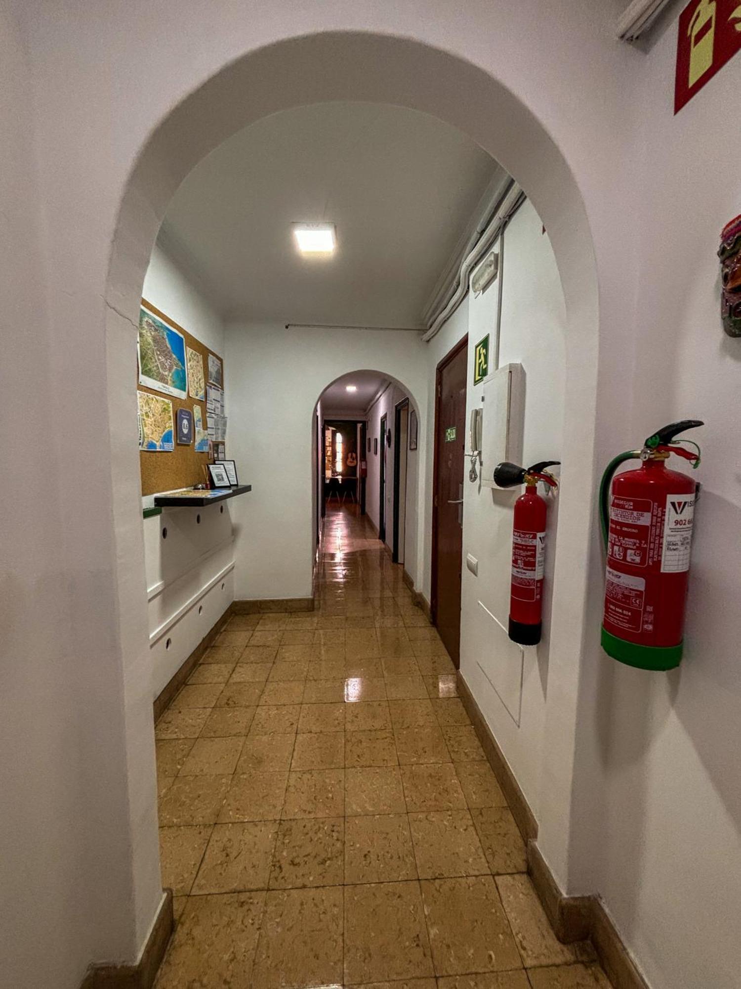 Tarragona Hostel Ngoại thất bức ảnh
